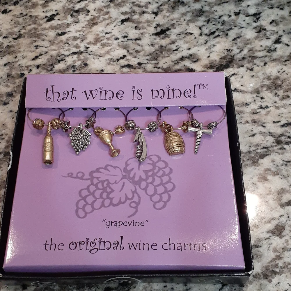 That Wine is Mine! Grapevine Original Wine Charms 6 Piece Set New!